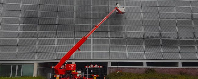 Piepenbrock reinigt Parkhausfassade am FMO