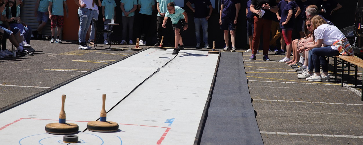 Eisstockschießen auf dem Piepenbrock Azubi-Event