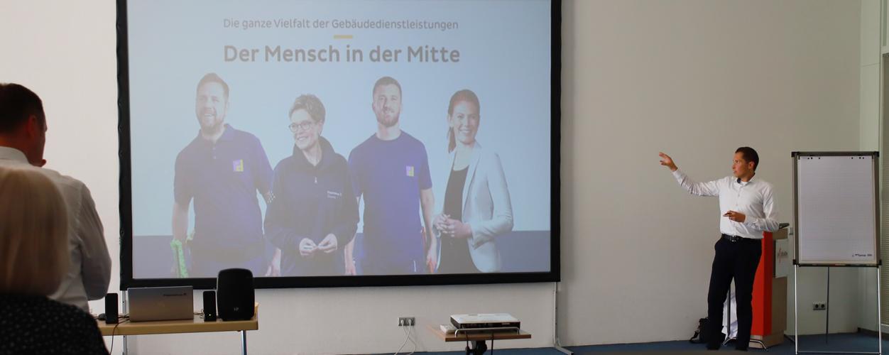 Kai Timmer, Leiter Personalmarketing und Employer Branding, gibt Einblicke in das Thema Arbeitgebermarke.