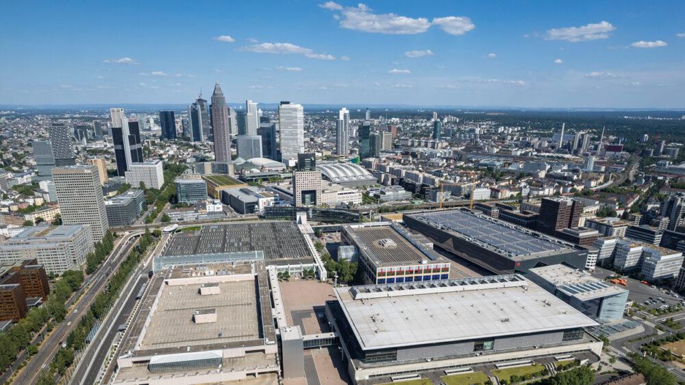 Piepenbrock sorgt auf dem Messegelände Frankfurt für saubere Hallen und Flächen. (Bild: Messe Frankfurt GmbH/Klaus Helbig)
