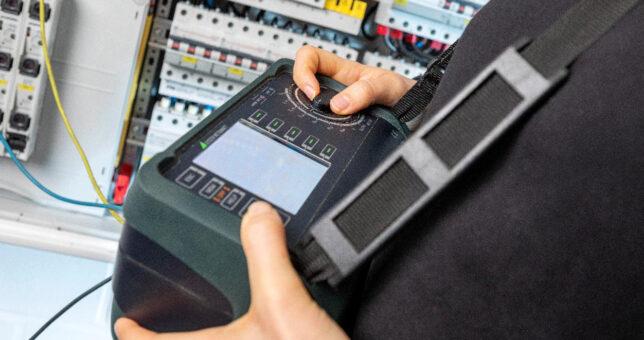 Beim Thema Betriebsmittelprüfungen berät Piepenbrock zum Thema Elektrosicherheit.