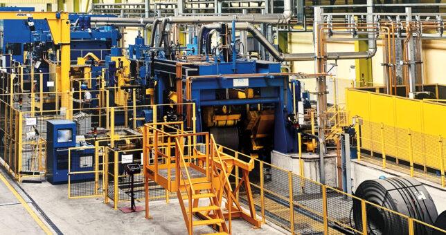 Piepenbrock übernimmt Maschinenreinigung für thyssenkrupp Stahlkontor in Krefeld.