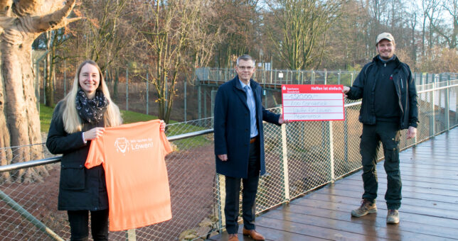 Spendenübergabe an den Zoo Osnabrück Piepenbrock spendet 1 320 Euro an den Zoo Osnabrück.