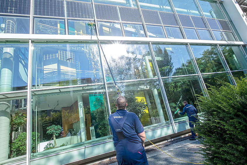 Glasreinigung durch das Piepenbrock Facility Management
