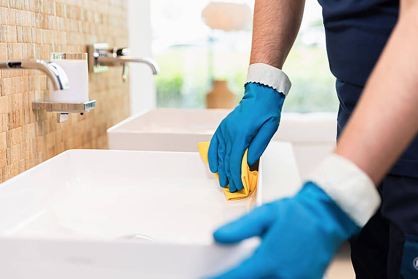 Nahaufnahme Waschbecken Reinigung