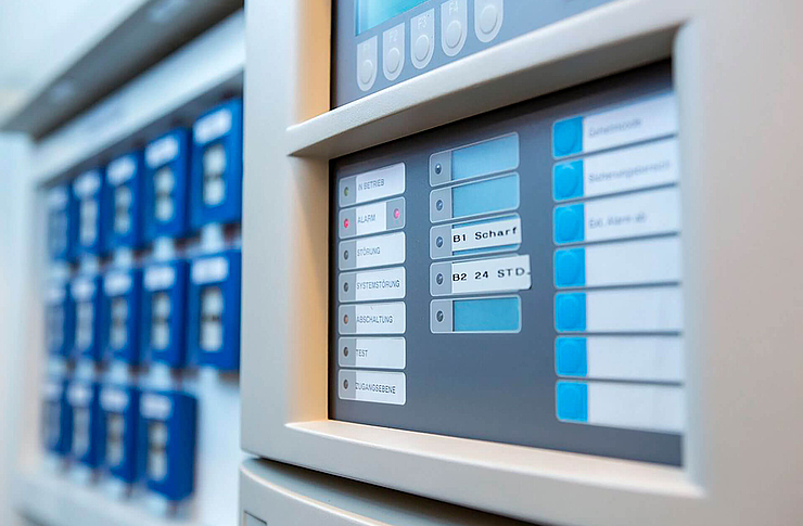 Nahaufnahme der Alarmanlage der Sicherheitstechnik