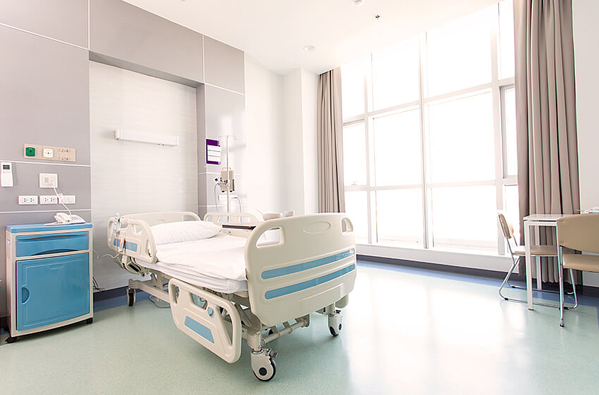 Leeres Krankenzimmer im Gesundheitswesen